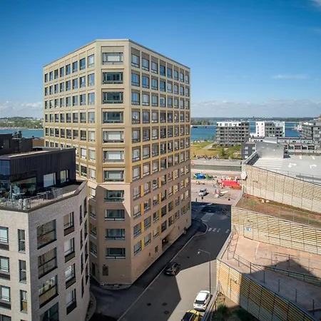 Modern And Stylish 1br With Balcony And View Apartment *