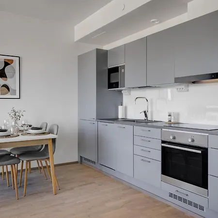 Apartment Modern And Stylish 1br With Balcony And View